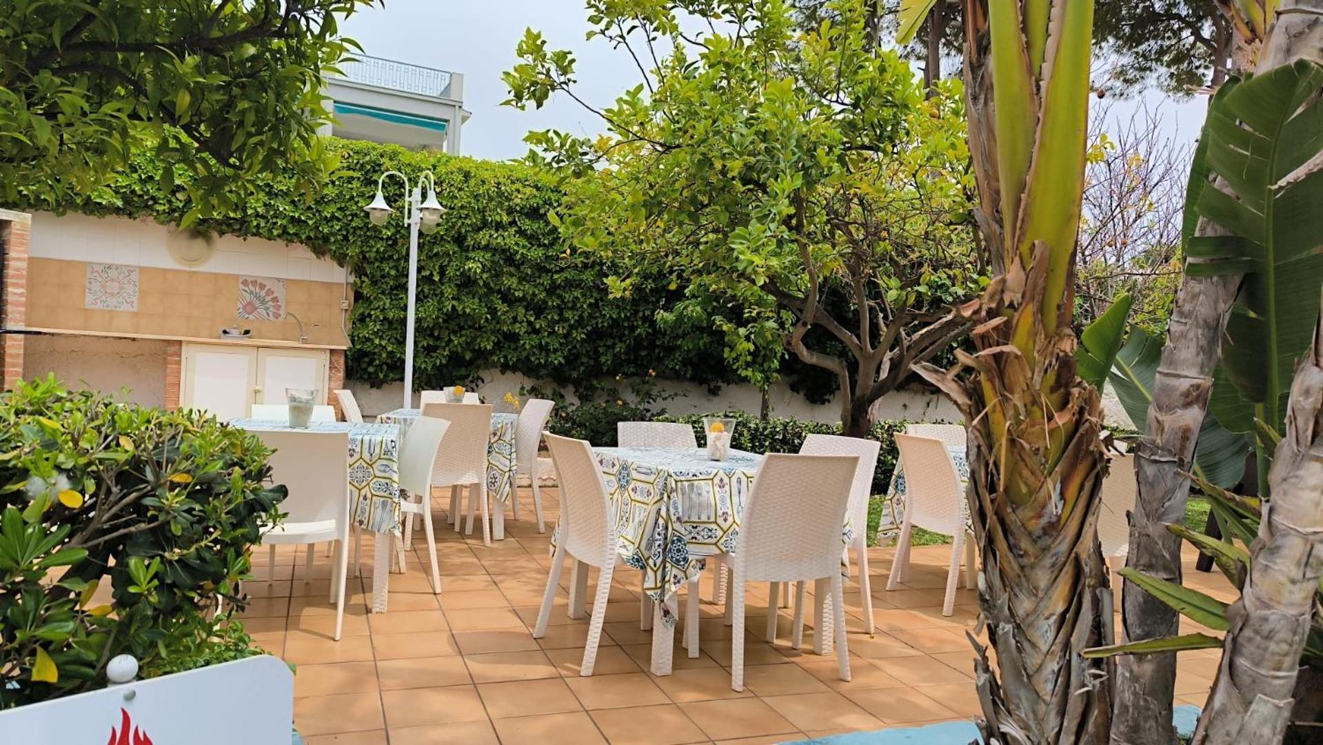 Residence Stella Del Mare Fontane Bianche Exterior foto